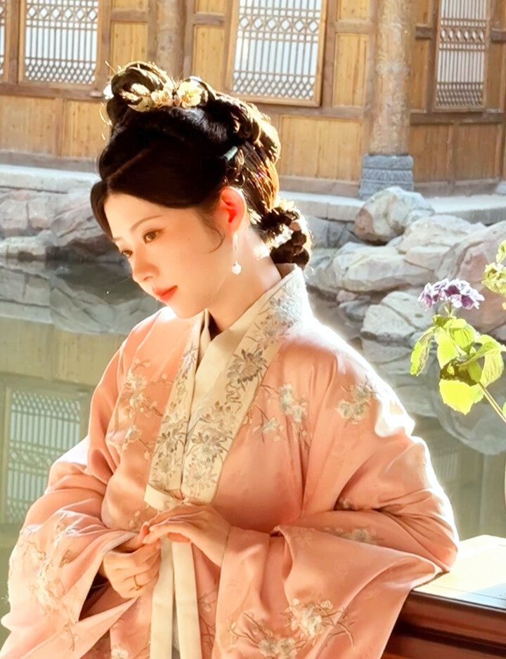 何蓝逗
