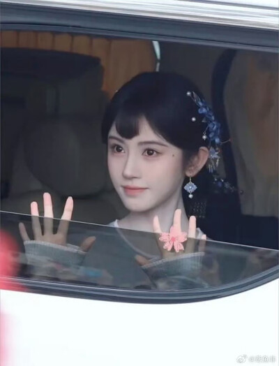 鞠婧祎