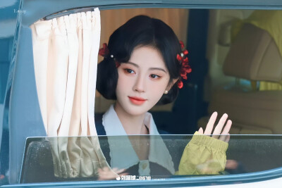 鞠婧祎