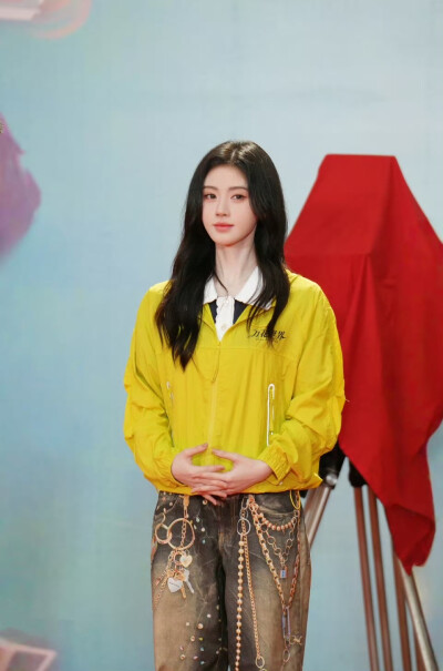 鞠婧祎
