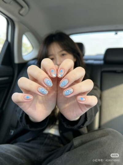 nails