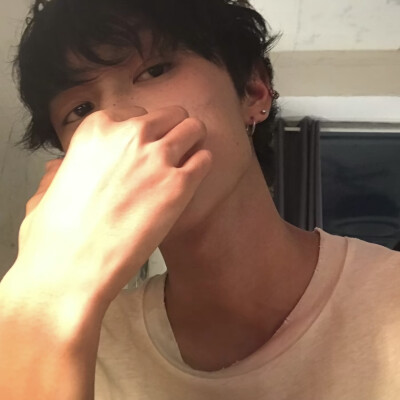 头像丨男头 我不再拐弯抹角了