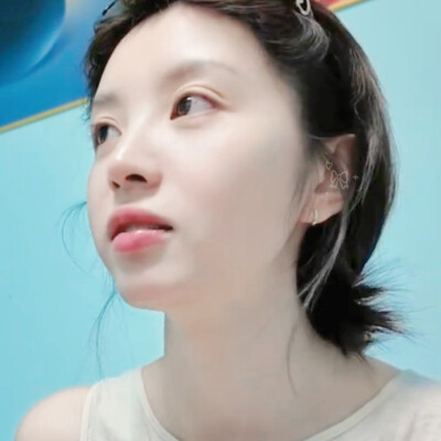 我是真的想看我姐姐当吃播