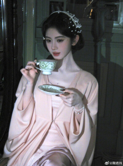 鞠婧祎