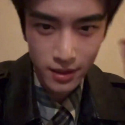 不知道为什么调不到一样的！但是呢这个微醺状态是真的有点萌哦