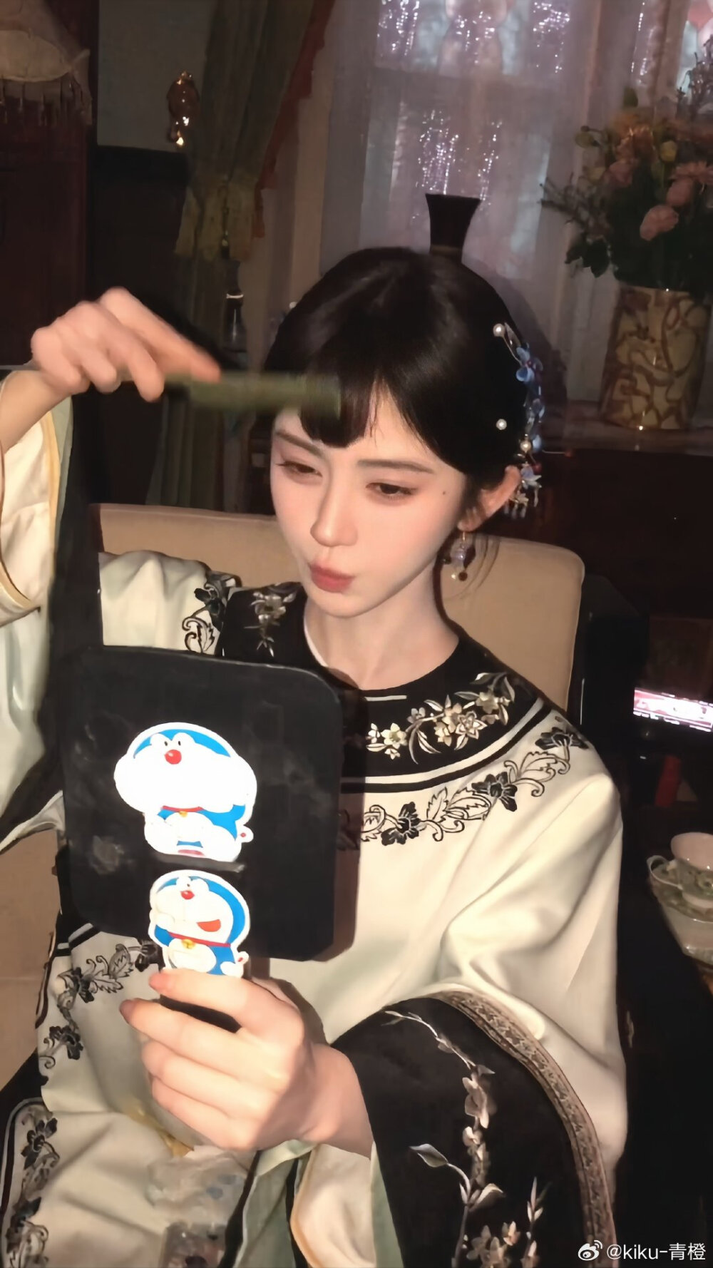 鞠婧祎