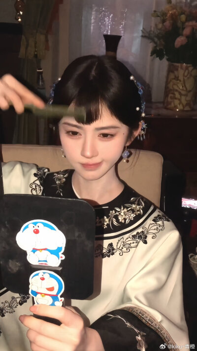 鞠婧祎