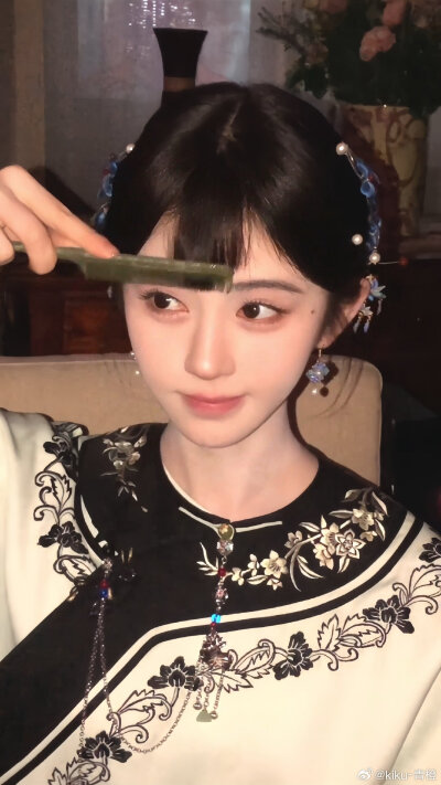鞠婧祎