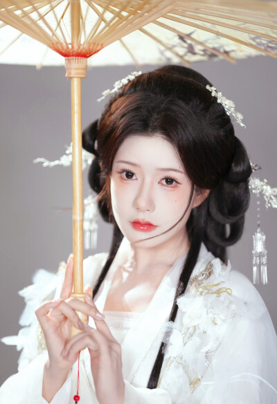 尹竹