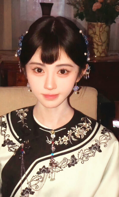 鞠婧祎