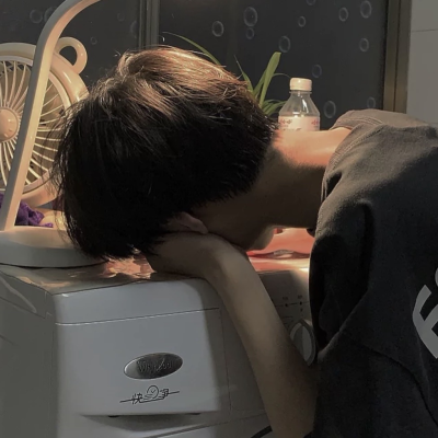头像丨男头 日子怎么可能跟谁过都一样