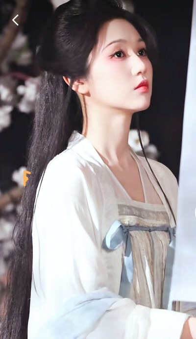 岳雨婷