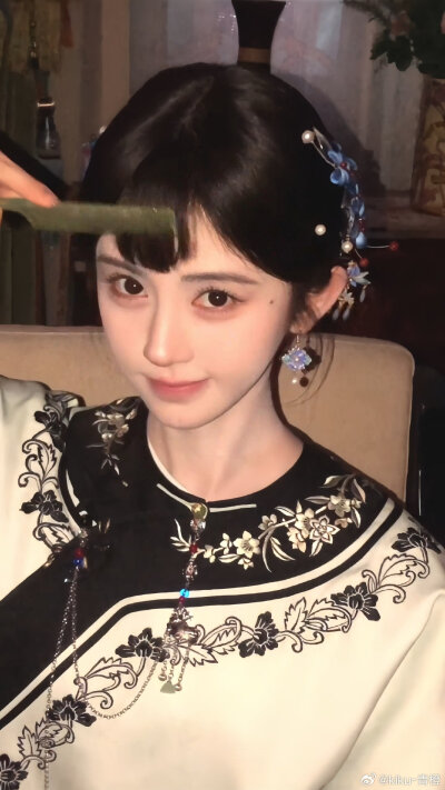 鞠婧祎
