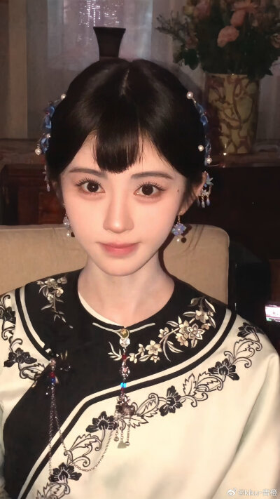 鞠婧祎