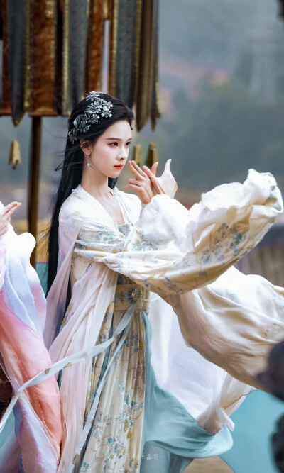 陈都灵