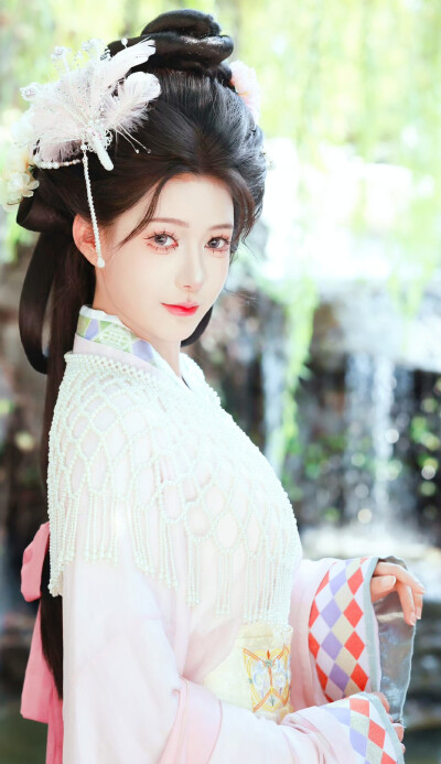 尹竹