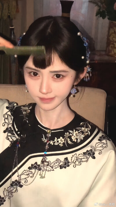 鞠婧祎