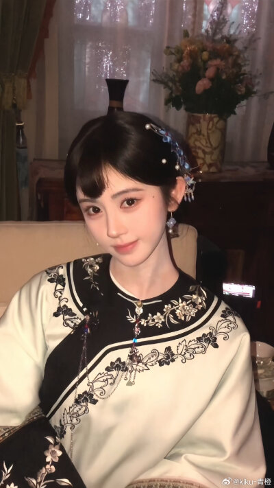 鞠婧祎