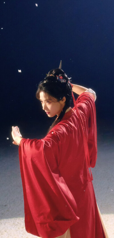 卢昱晓《何不同舟渡》南衣