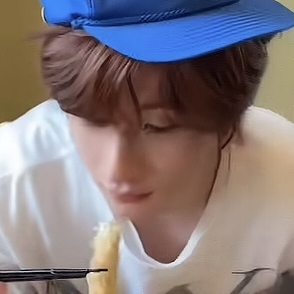 李灿荣