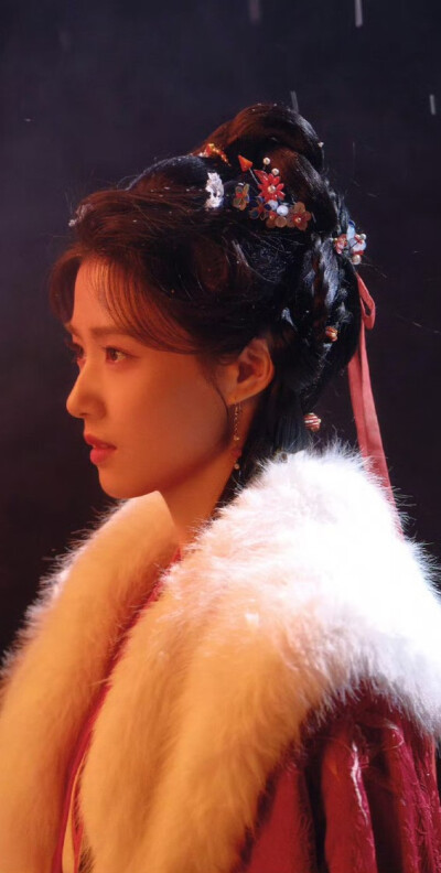 卢昱晓《何不同舟渡》南衣