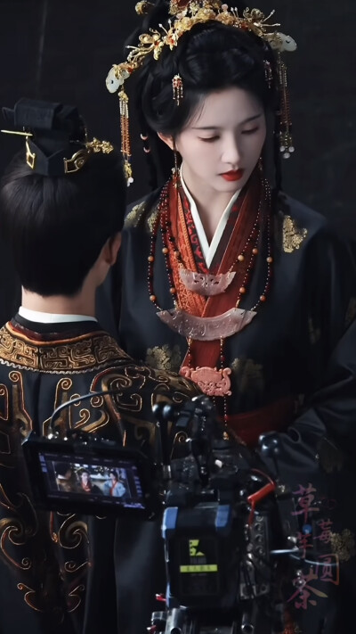 刘些宁