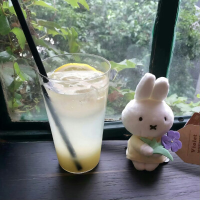 图源ks：偷喝汽水