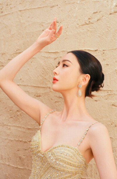 佟丽娅