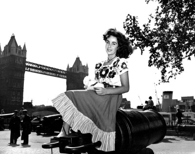Elizabeth Taylor ​​​