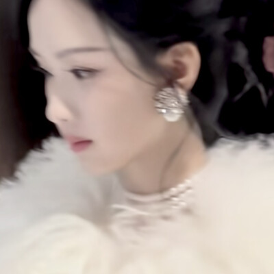 陈都灵