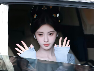 鞠婧祎