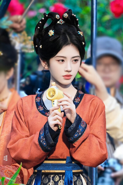 鞠婧祎