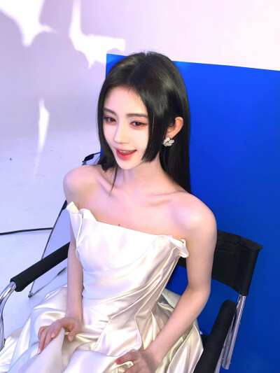 鞠婧祎