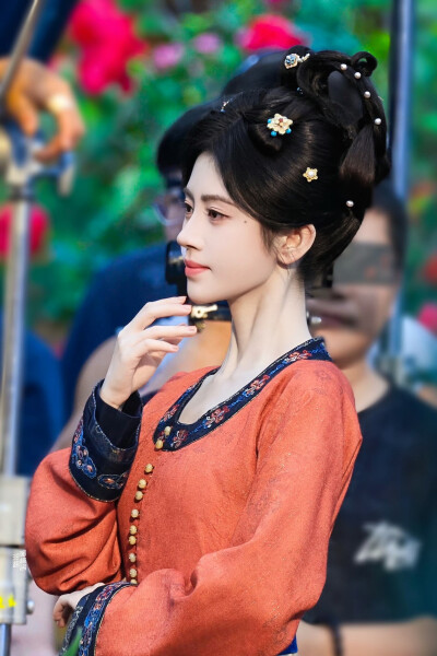 鞠婧祎