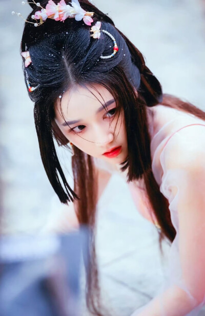 岳雨婷
