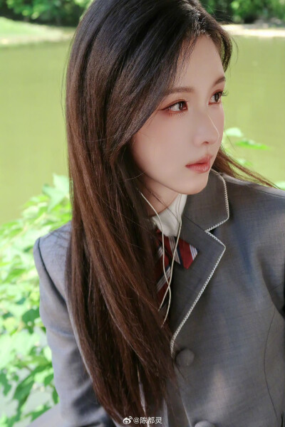 陈都灵