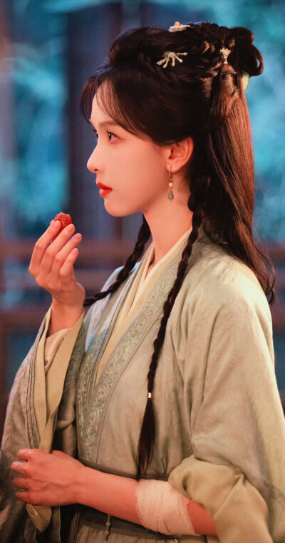陈都灵