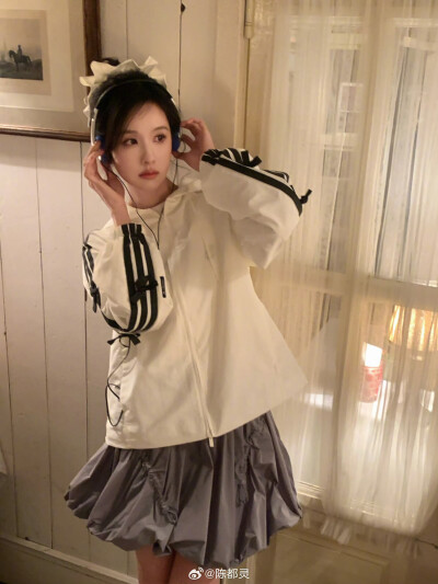 陈都灵