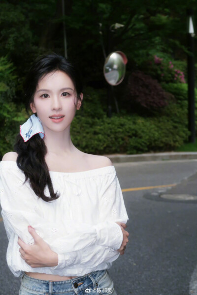 陈都灵