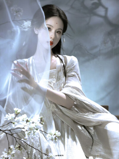 陈都灵