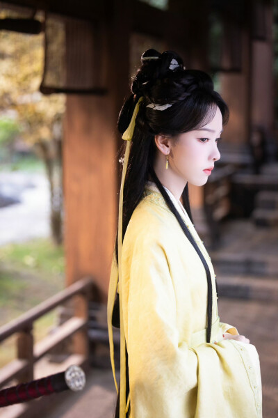 陈都灵