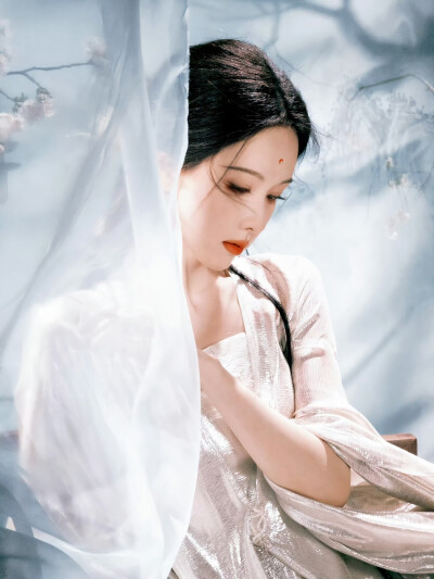 陈都灵