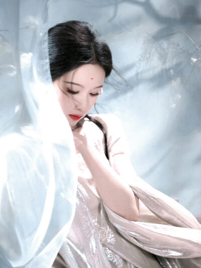 陈都灵