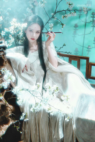 陈都灵