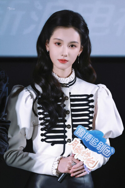 陈都灵