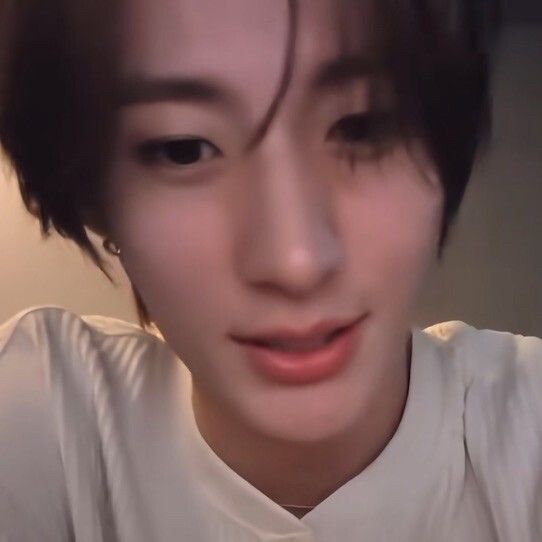 李灿荣
