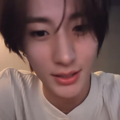 李灿荣