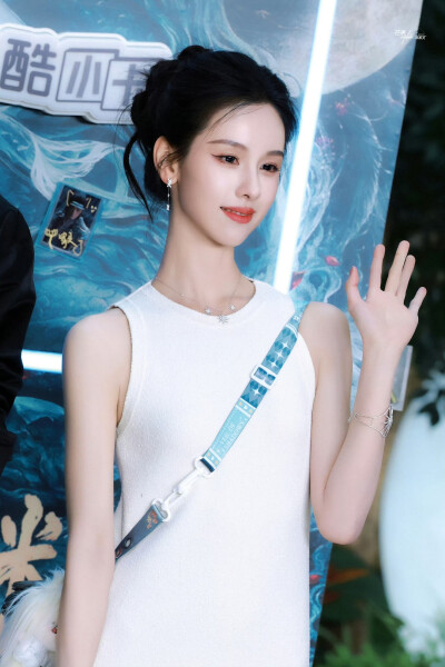 陈都灵