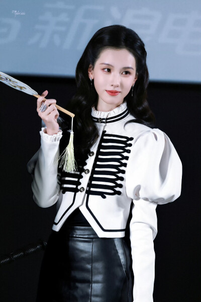 陈都灵