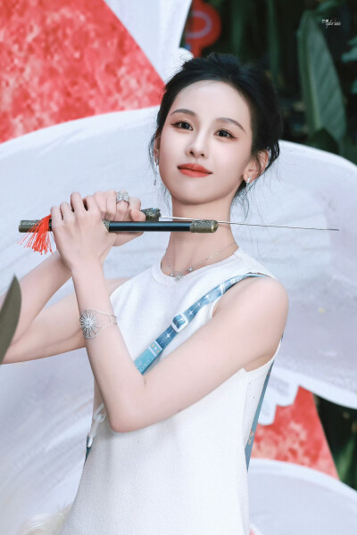 陈都灵